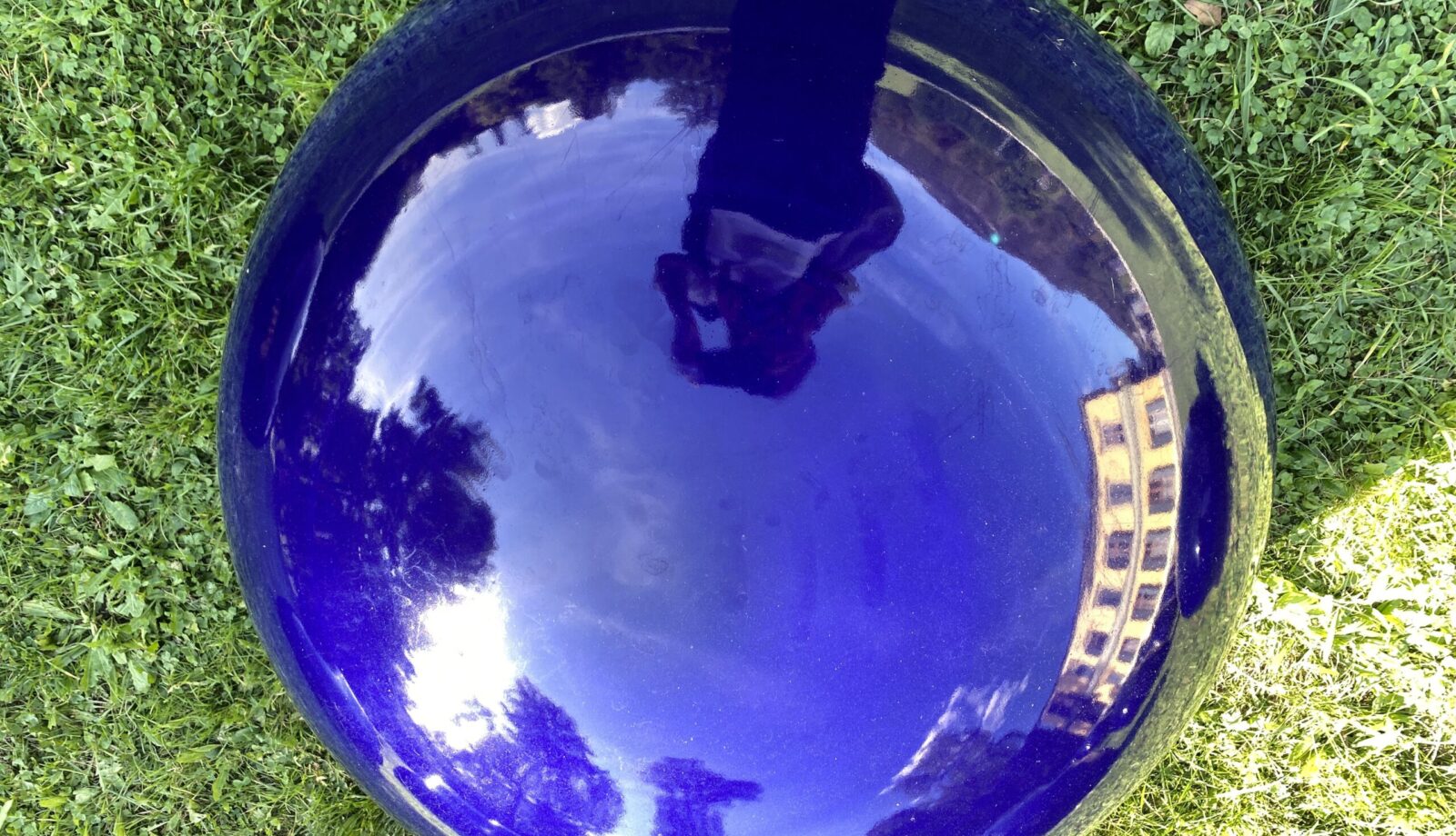 Illustration: Dark side of moon and sun – Oktober 2024     Finsternisse – Spiegel - Astrologie-Blog